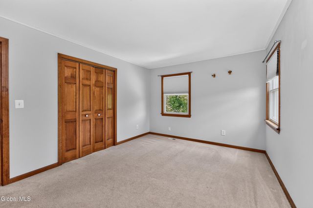 88 Oak Valley Way, Queensbury, NY 12804