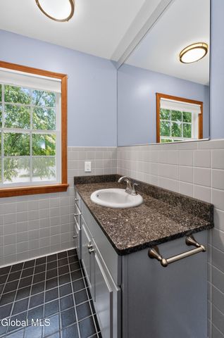 88 Oak Valley Way, Queensbury, NY 12804