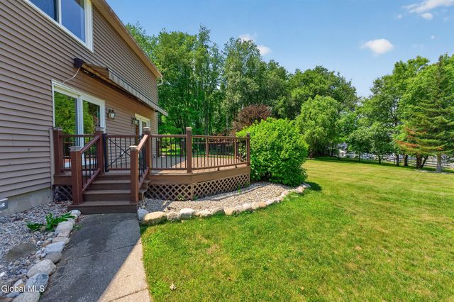 88 Oak Valley Way, Queensbury, NY 12804