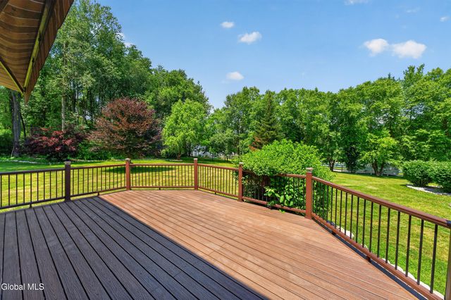 88 Oak Valley Way, Queensbury, NY 12804
