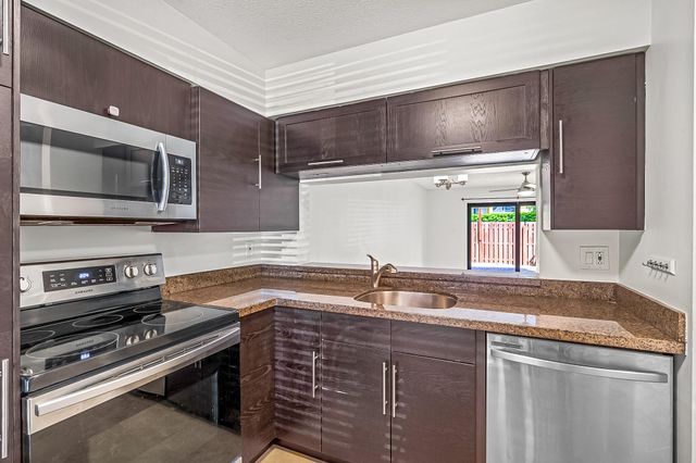 2700 S Oakland Forest Drive 305, Oakland Park, FL 33309