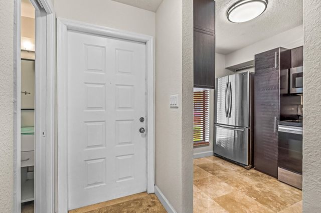2700 S Oakland Forest Drive 305, Oakland Park, FL 33309