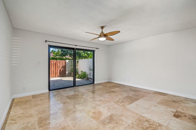 2700 S Oakland Forest Drive 305, Oakland Park, FL 33309