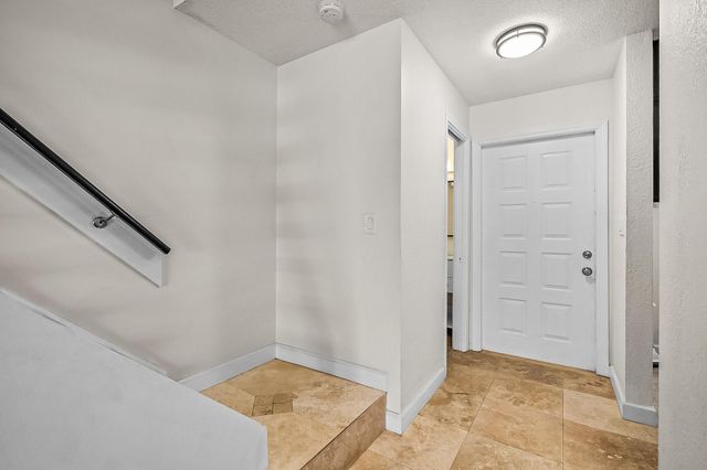 2700 S Oakland Forest Drive 305, Oakland Park, FL 33309