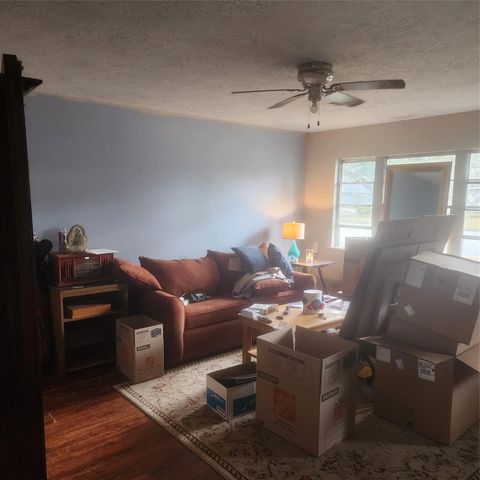 1206 N Commerce Street, Baytown, TX 77520