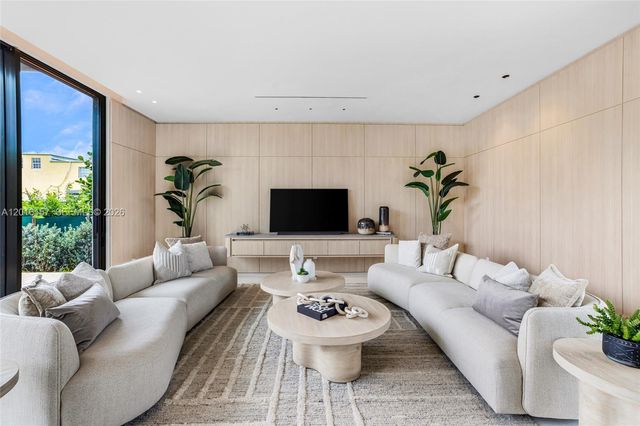 4550 N Jefferson Ave, Miami Beach, FL 33140
