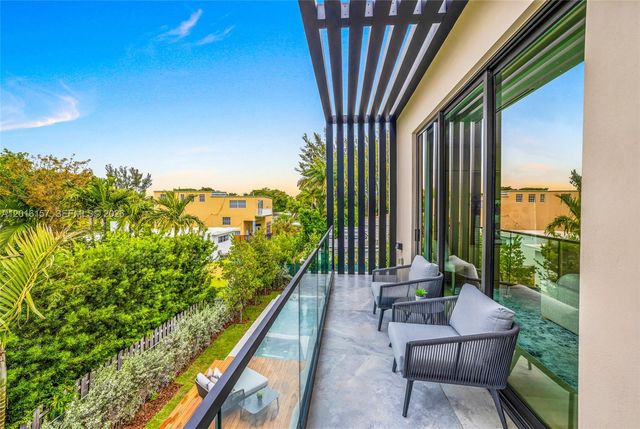 4550 N Jefferson Ave, Miami Beach, FL 33140