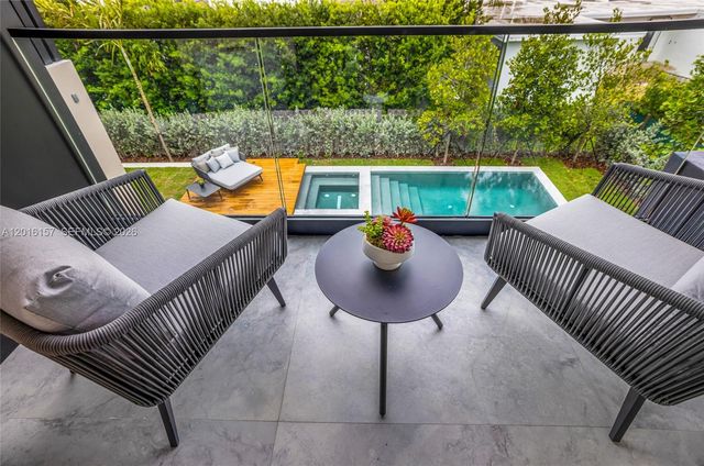 4550 N Jefferson Ave, Miami Beach, FL 33140