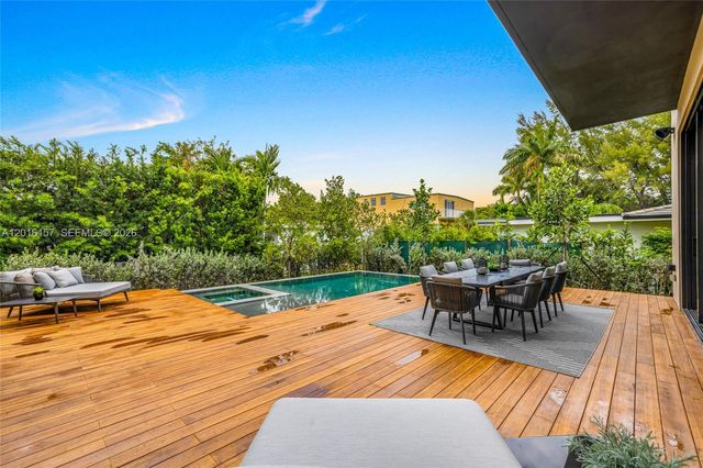4550 N Jefferson Ave, Miami Beach, FL 33140