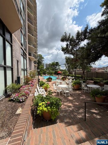 770 Anderson Avenue 20F, Cliffside Park, NJ 07010