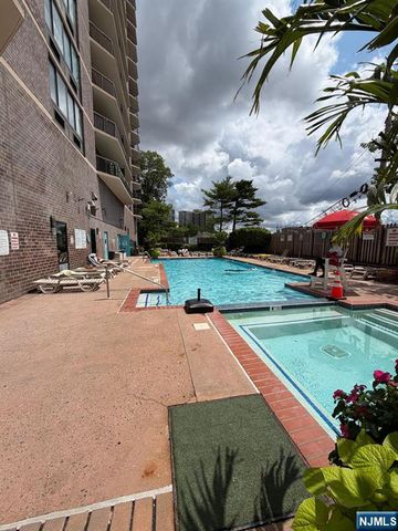 770 Anderson Avenue 20F, Cliffside Park, NJ 07010