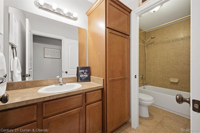 26643 Carly Drive, Brownstown Charter Township, MI 48174