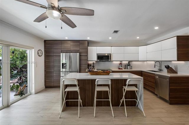 1437 Baracoa Ave, Coral Gables, FL 33146