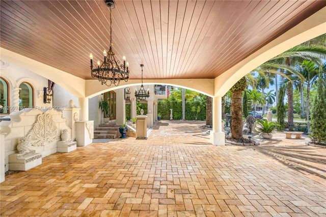 270 Atlantic Ave, Sunny Isles Beach, FL 33160