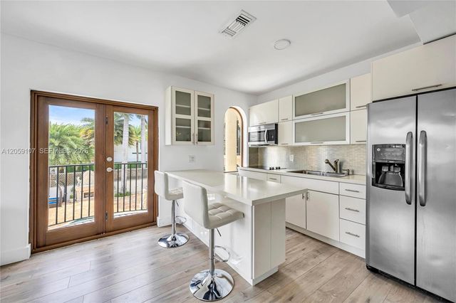 270 Atlantic Ave, Sunny Isles Beach, FL 33160