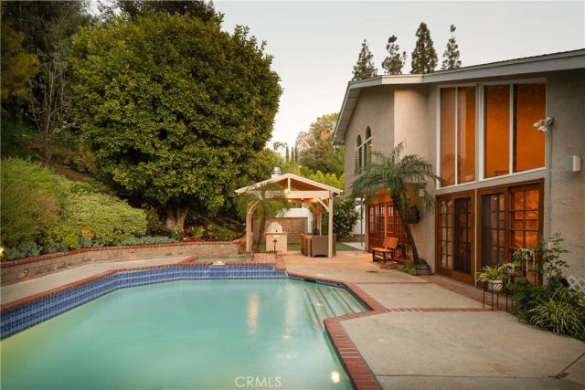 22815 Sparrowdell, Calabasas, CA 91302