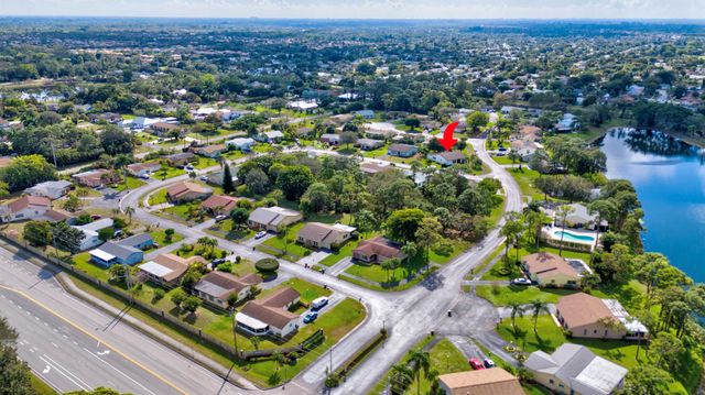 6137 Rainbow Circle, Greenacres, FL 33463