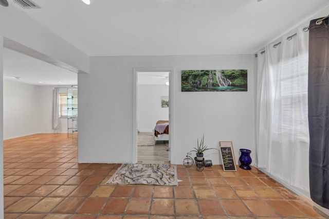 6137 Rainbow Circle, Greenacres, FL 33463