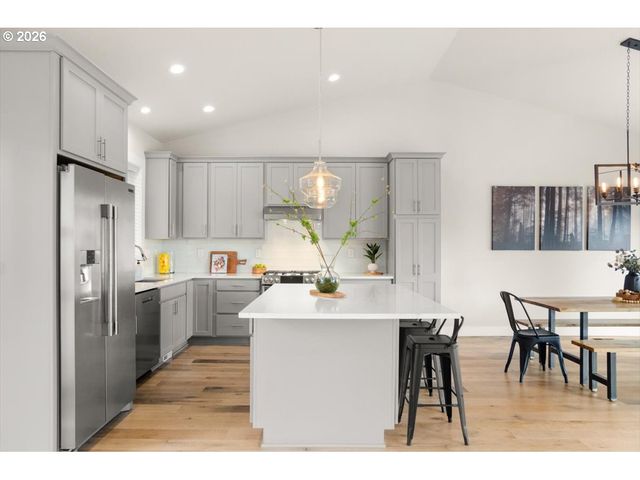 5645 W A St, West Linn, OR 97068