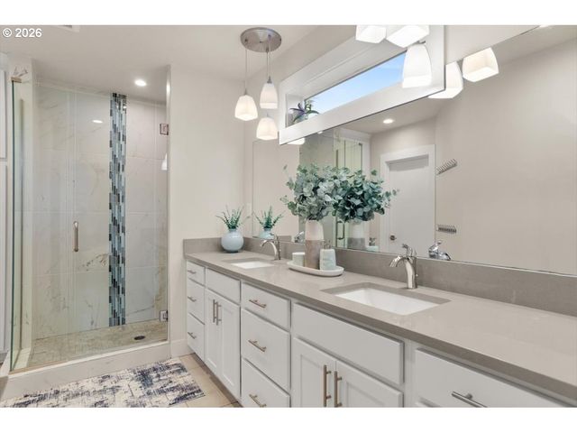 5645 W A St, West Linn, OR 97068