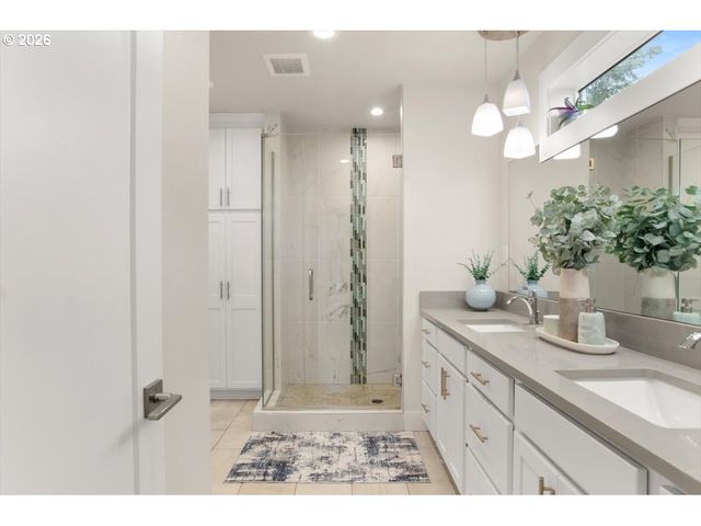 5645 W A St, West Linn, OR 97068