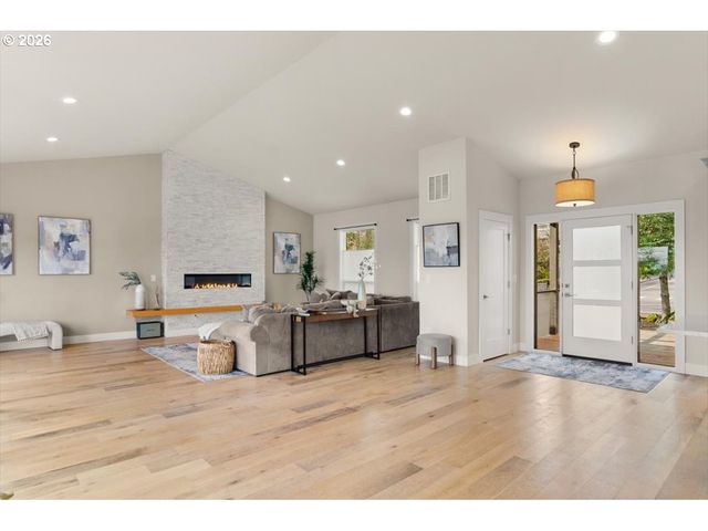 5645 W A St, West Linn, OR 97068