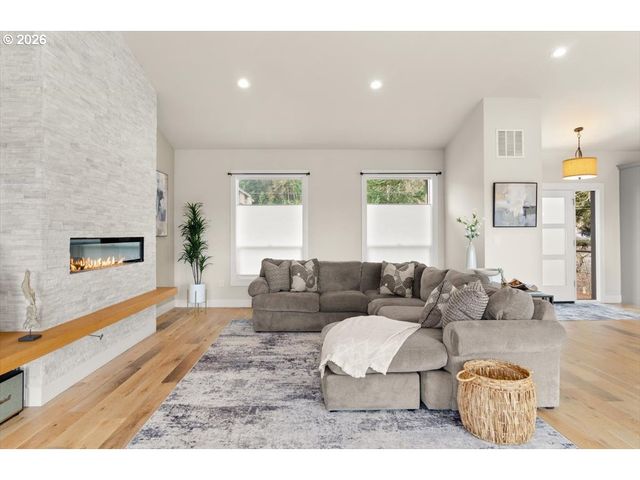 5645 W A St, West Linn, OR 97068