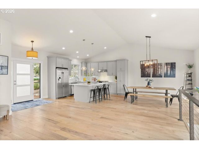 5645 W A St, West Linn, OR 97068