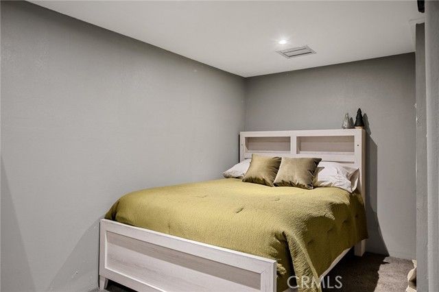 196 Ponderosa Dr, Cedar Glen, CA 92321