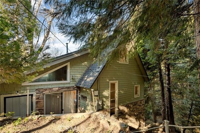 196 Ponderosa Dr, Cedar Glen, CA 92321