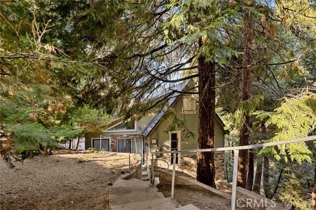 196 Ponderosa Dr, Cedar Glen, CA 92321