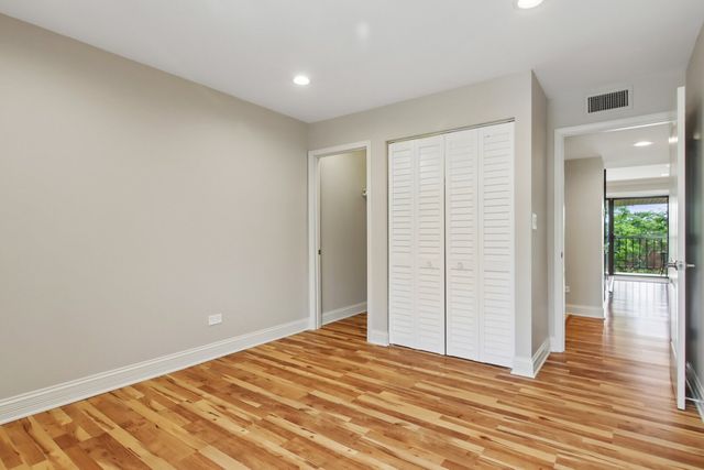 101 E Janata Boulevard 3B, Lombard, IL 60148