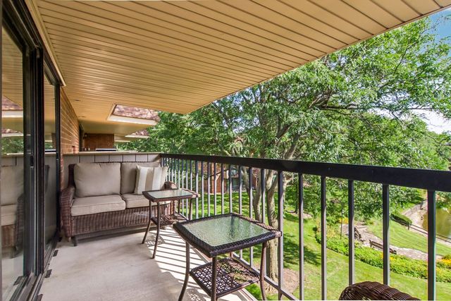 101 E Janata Boulevard 3B, Lombard, IL 60148