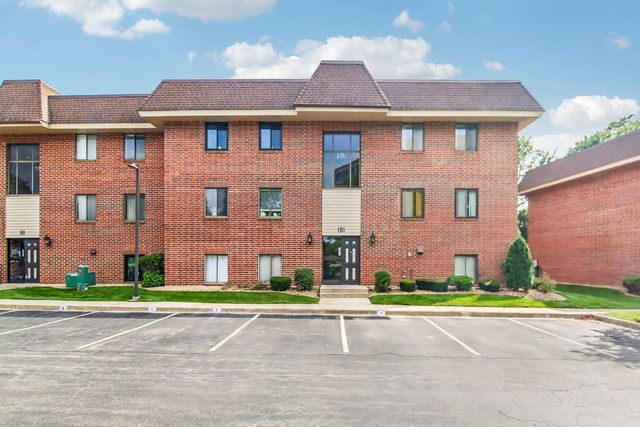 101 E Janata Boulevard 3B, Lombard, IL 60148