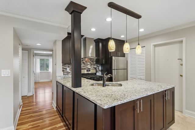 101 E Janata Boulevard 3B, Lombard, IL 60148