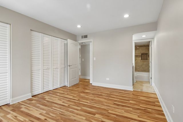 101 E Janata Boulevard 3B, Lombard, IL 60148