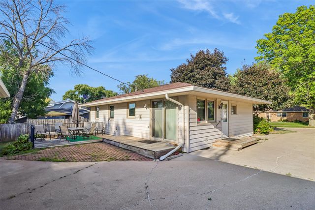226 NW Sharmin Drive, Ankeny, IA 50023
