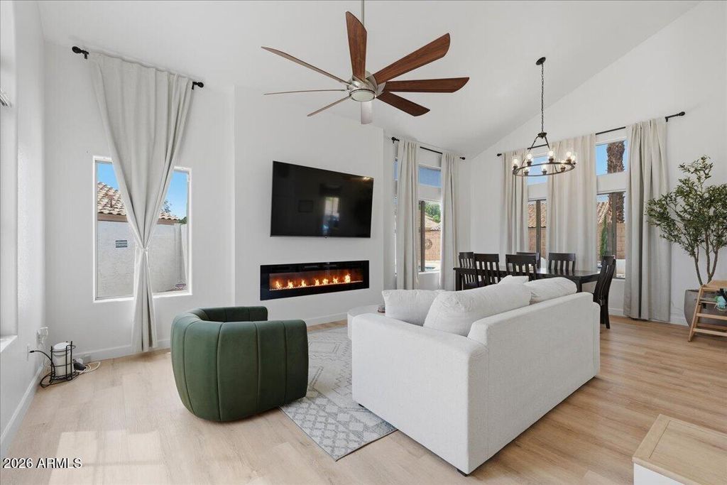 2442 S AUGUSTINE Circle, Mesa, AZ 85209