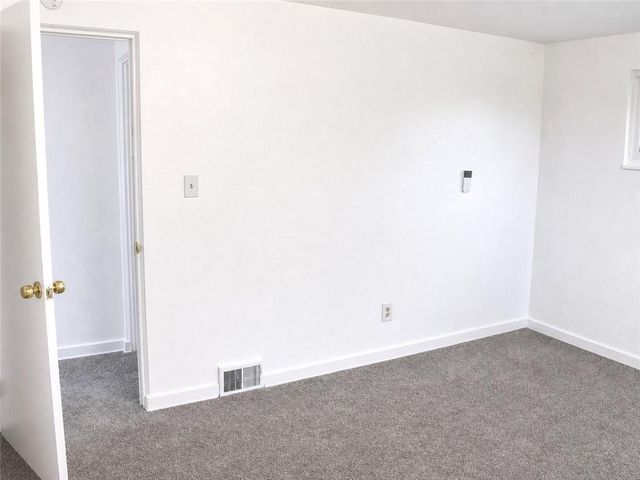 202 Crestview Rd, Penn Hills, PA 15235