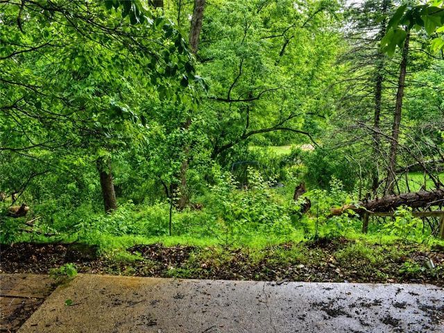 202 Crestview Rd, Penn Hills, PA 15235