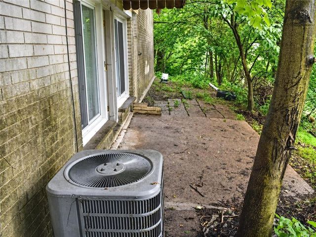 202 Crestview Rd, Penn Hills, PA 15235