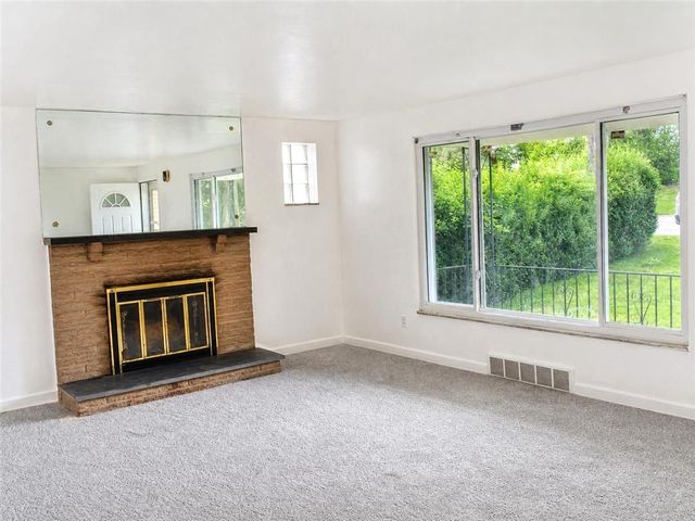 202 Crestview Rd, Penn Hills, PA 15235