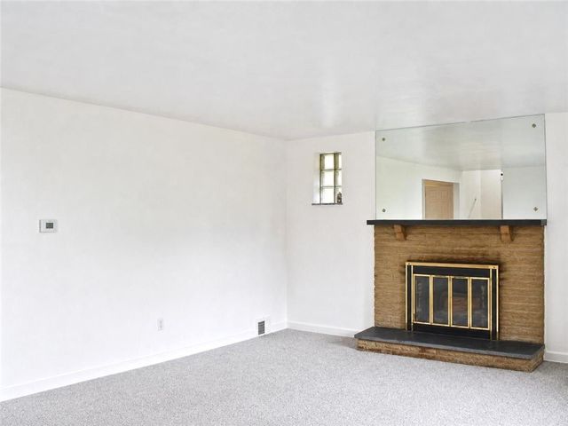 202 Crestview Rd, Penn Hills, PA 15235