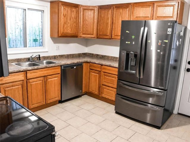 202 Crestview Rd, Penn Hills, PA 15235