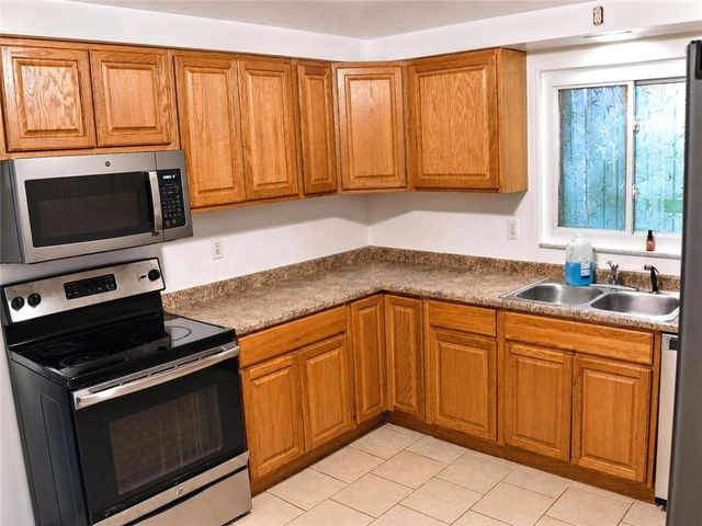 202 Crestview Rd, Penn Hills, PA 15235