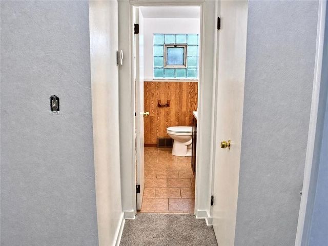 202 Crestview Rd, Penn Hills, PA 15235