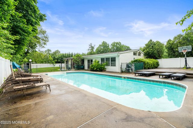 606 Deal Road, Oakhurst, NJ 07755