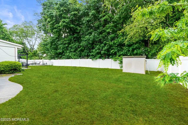 606 Deal Road, Oakhurst, NJ 07755