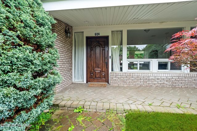 606 Deal Road, Oakhurst, NJ 07755