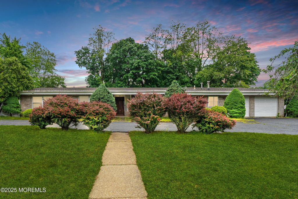 606 Deal Road, Oakhurst, NJ 07755